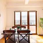 Downtown Victoria Apartments By Citybookings