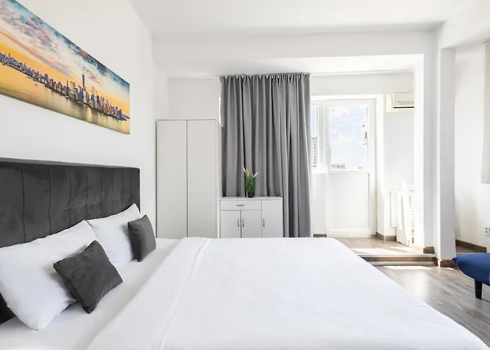 Downtown Victoria Apartments By Citybookings
